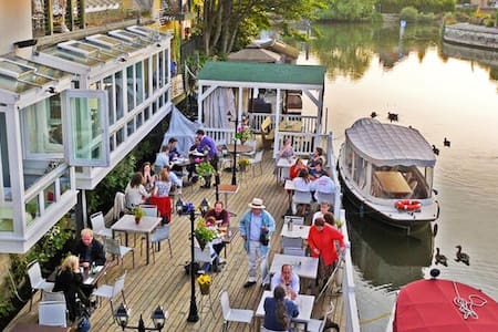 "La casetta d'Àneu", boutique apartment in Oxford.