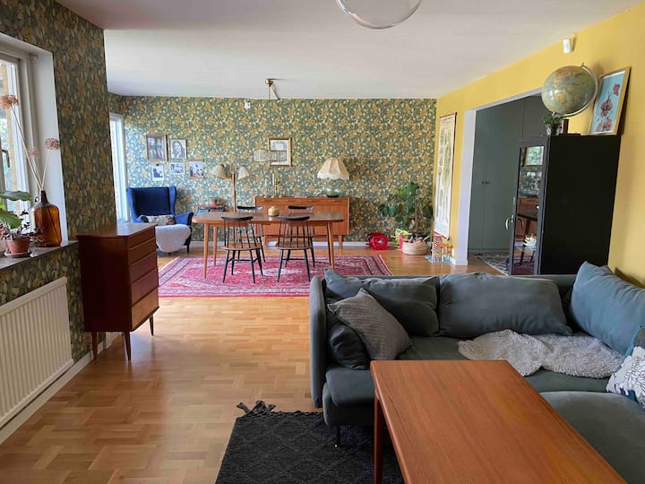 Trevligt Radhus I Malmö Med Trädgård Och Bra Läge - Malmö
