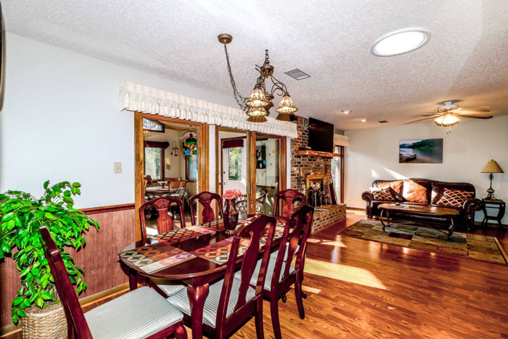 Formal Eating Area