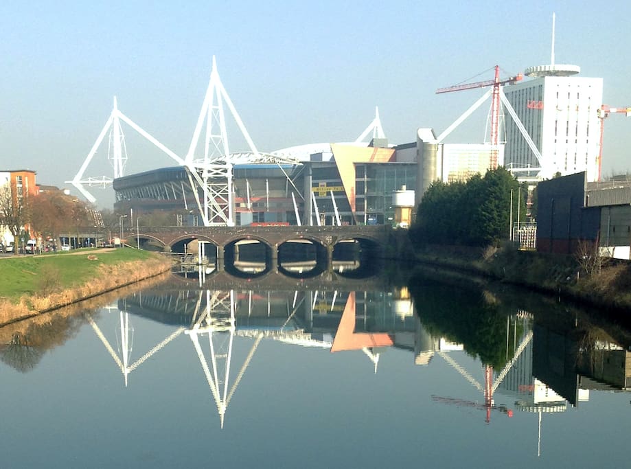12 minute walk to the Principality Stadium