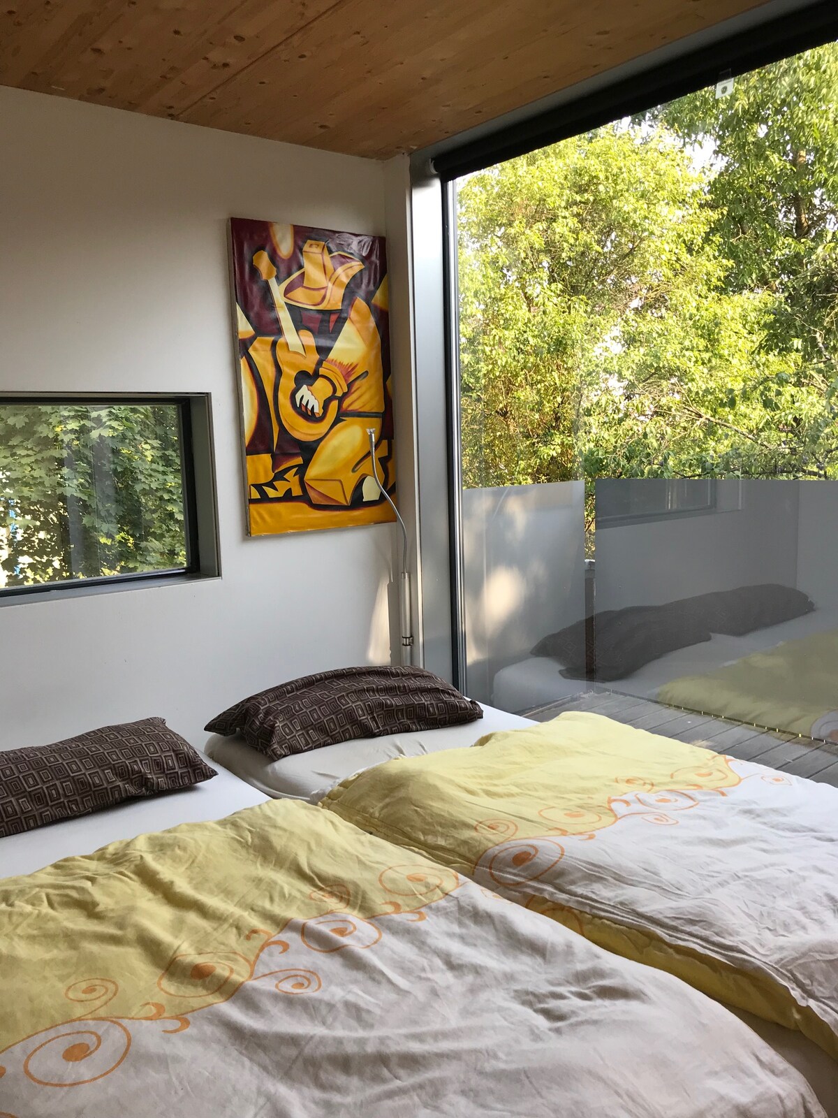 Spavaća soba 1
krevet 2 m x 2 m s balkonom