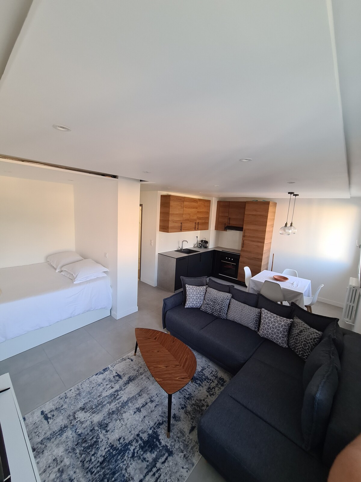 Ambienti i dhomës së gjumit