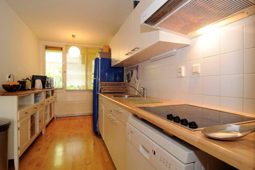 Spacious and fully equipped kitchen with dish washer