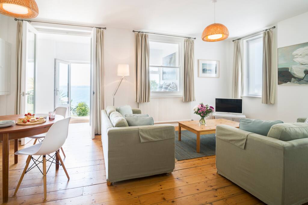 Coastguards - Living space