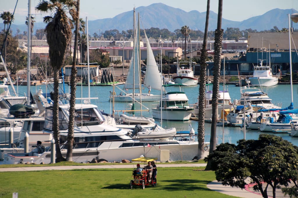 Full Marina Views! Green Belt for games!