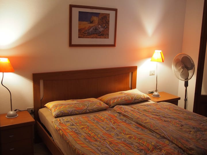 Schlafzimmer 1