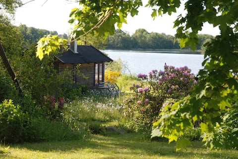 Lakefront rooms