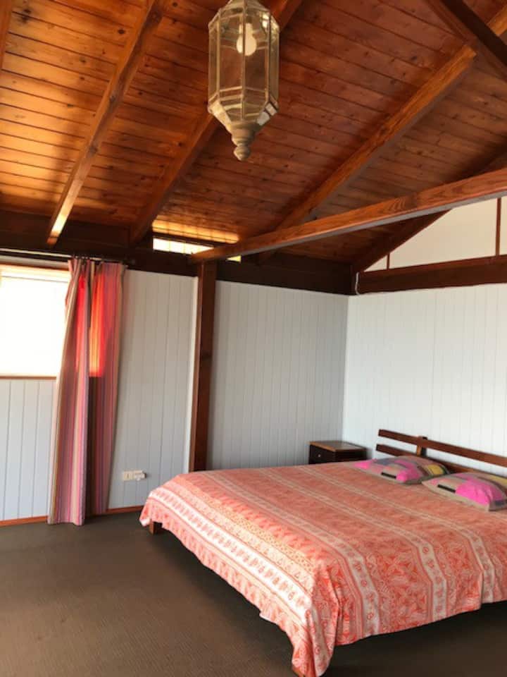 dhoma gjumi 3 kati i parë në katin e parë