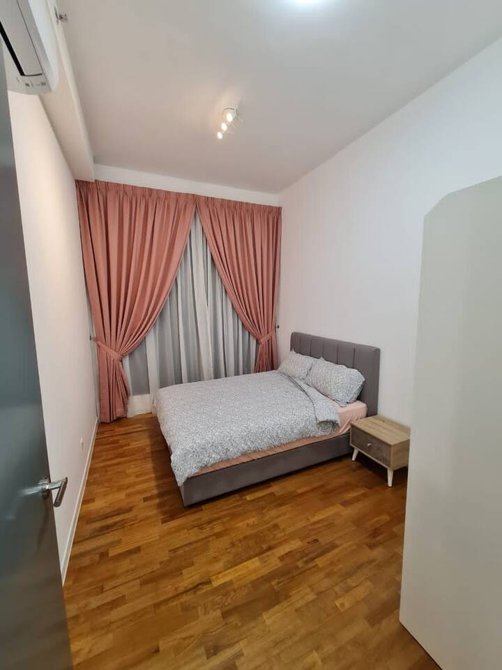 Dormitorio 2 (cama tamaño queen) 