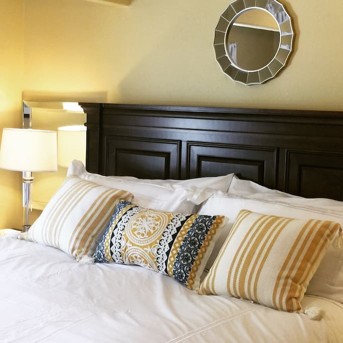 You'll sleep great in our super comfy king size bed with soft, 540 Egyptian cotton sheets.