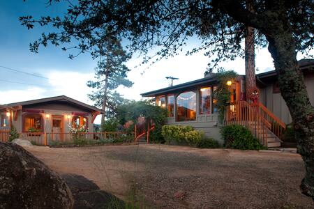 Elegant, lovely guest cottage