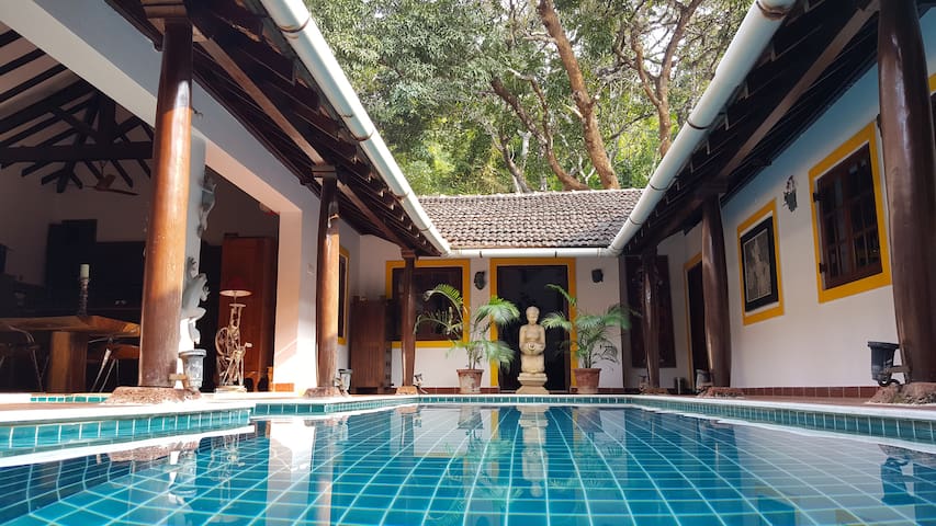 LITTLE SIOLIM Private Pool Villa, Fully Serviced