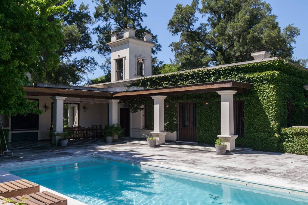 Pool/Barbeque area