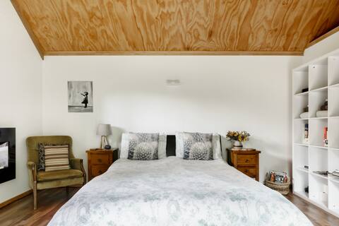 Little River Cottage Secluded Cabin Set Within Native Bush