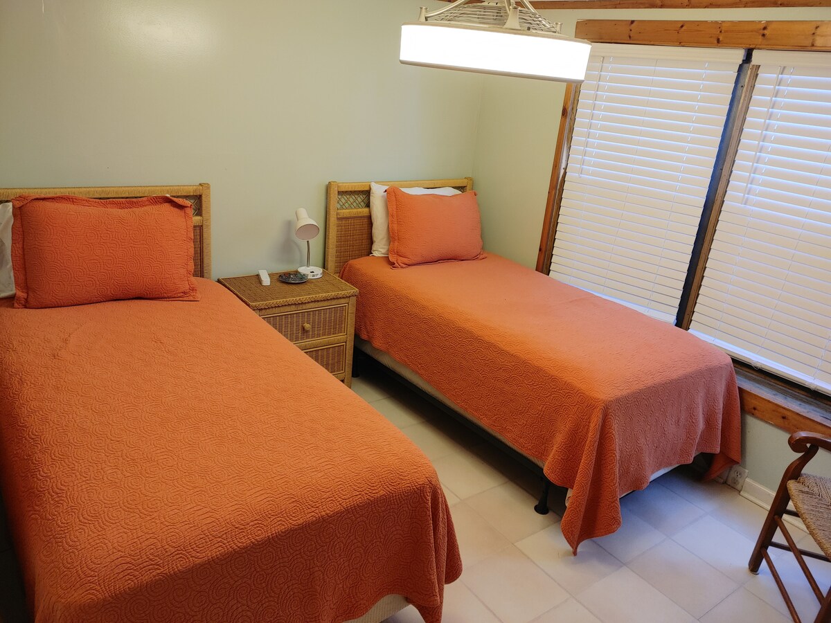 第二间卧室XL单人床