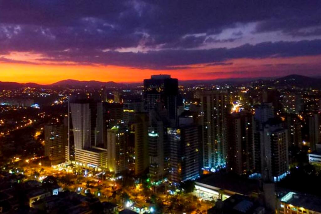 Localização privilegiada num completo centro de negócios