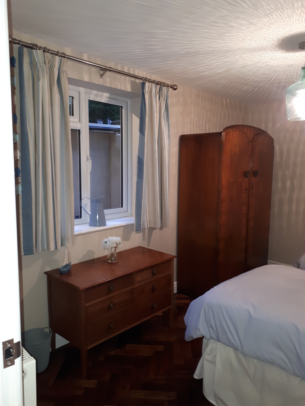 Twin room, looking into the private courtyard.