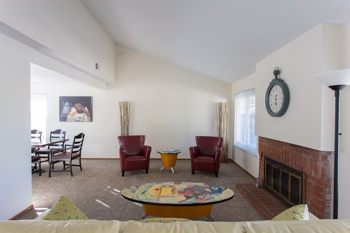 Whole home in center of Silicon Valley (near Levi)