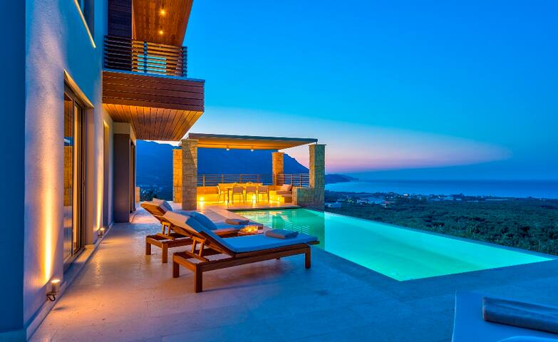 Luxury 2 bedr villa in western Crete gallery image 4