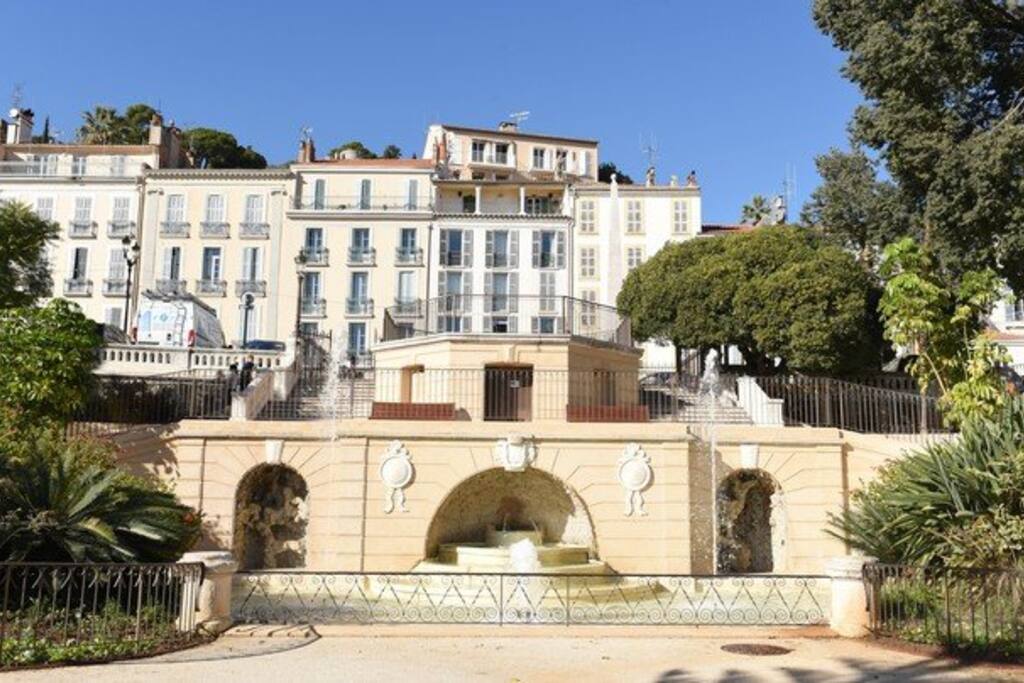 PARC A PROXIMITE rue pillement.