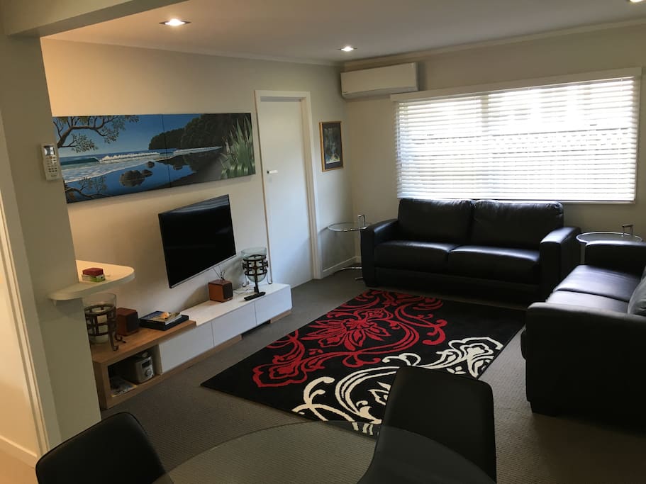 Lounge/dining