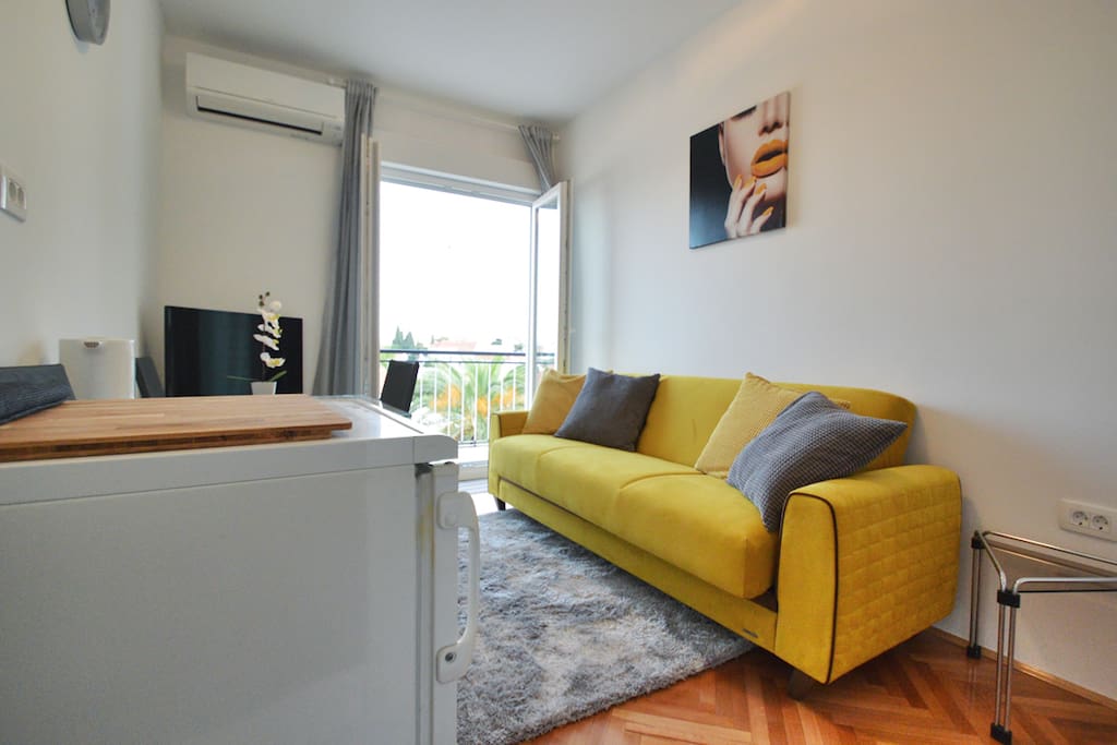 Living Room & Kitchen