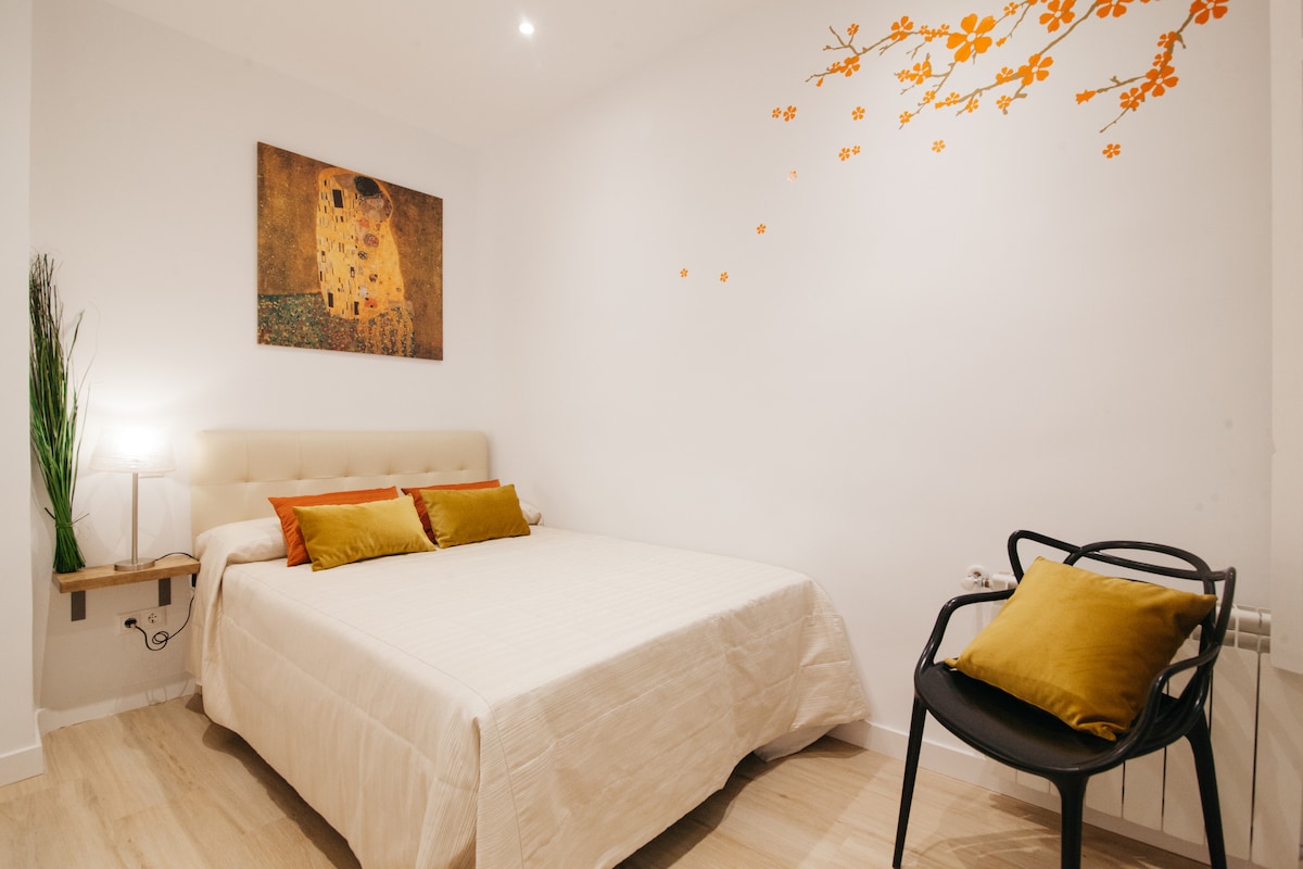 Spálňa 2
Hlavná spálňa 2(135/190)