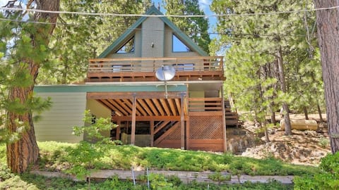 Cozy Cold Springs Cabin with a View