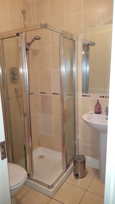 En-suite Shower!