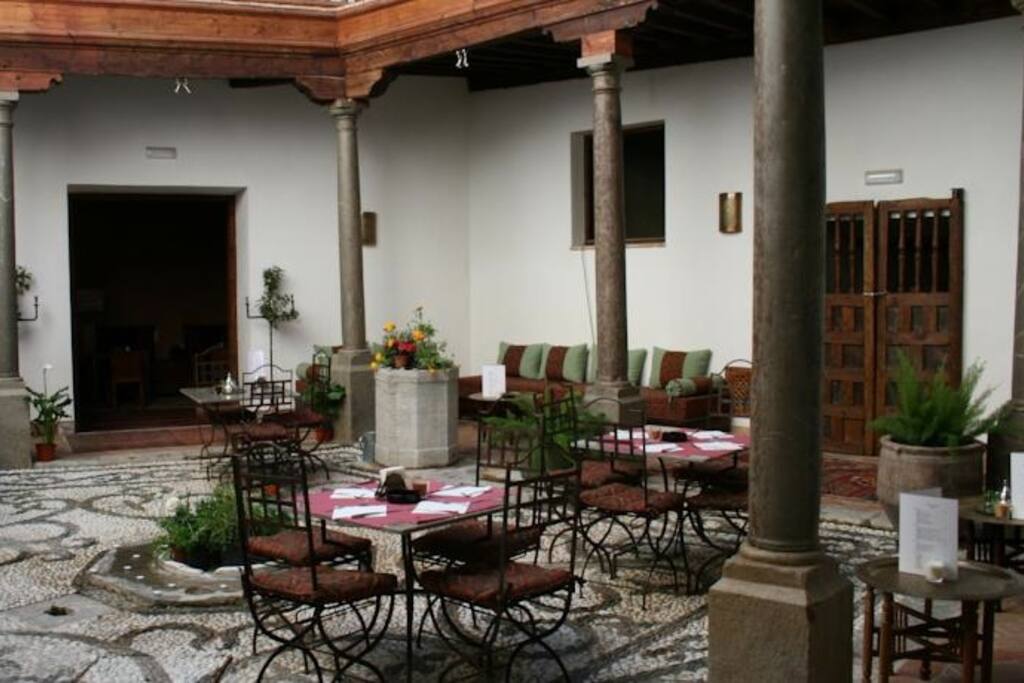 Patio con galerías