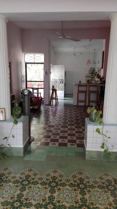 the entrence of the house/ la entrada de la casa