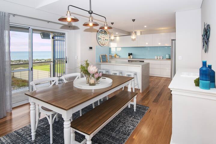 Busselton Beach House gallery image 5