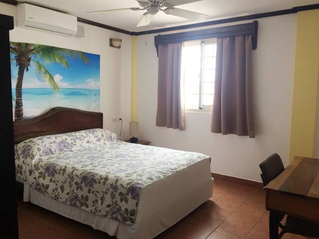 One-bed room at Easy Inn Hotel Belize City#1