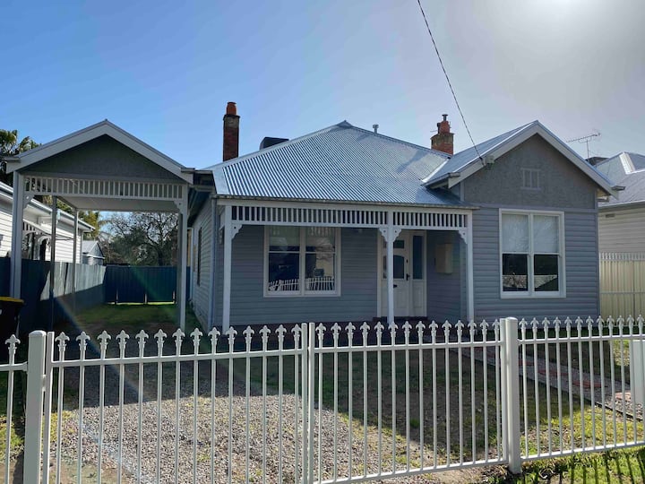 Cottage is in Benalla