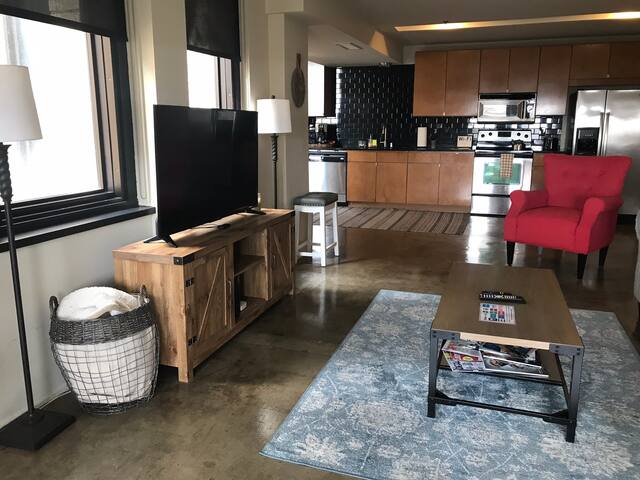 Luxury Suite in the Heart of Downtown gallery image 4