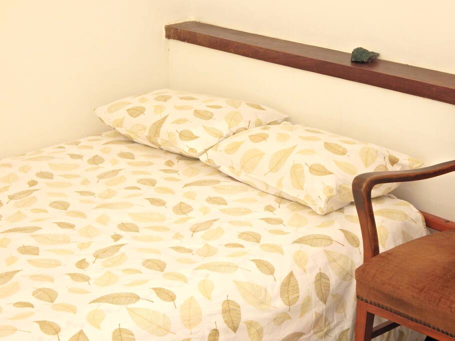 Cama de casal 1,40 x 1,90 m
