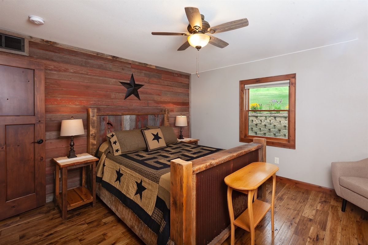 Main floor queen bedroom 1