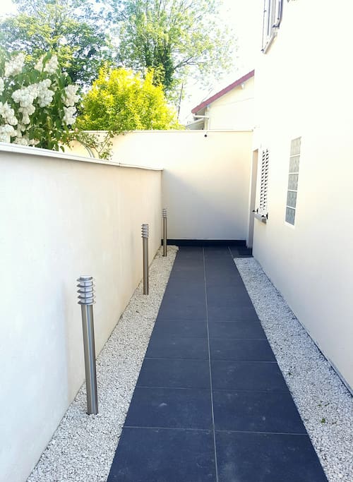 Entrée exterieure
Exterior entrance
