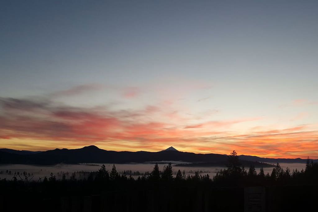 Sunrise on a foggy morning in January 2018