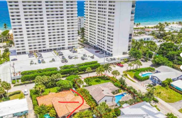 Huge private pool oasis, Steps to beach, golf cart gallery image 4