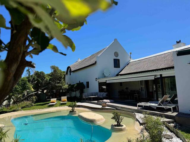 Family Beachhouse Noordhoek Cape Town gallery image 3