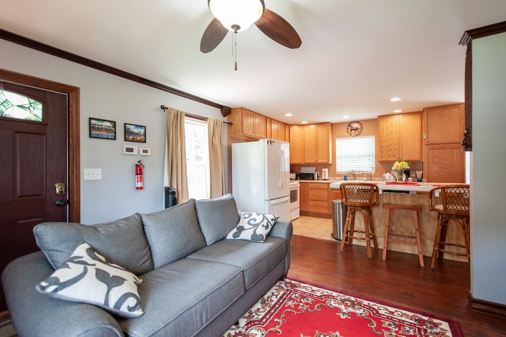 Open space, room for family or meetings.