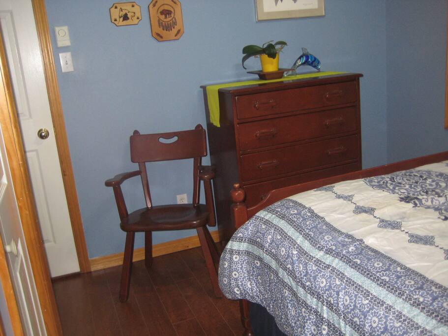Solid wood furniture (a bit worn :0)