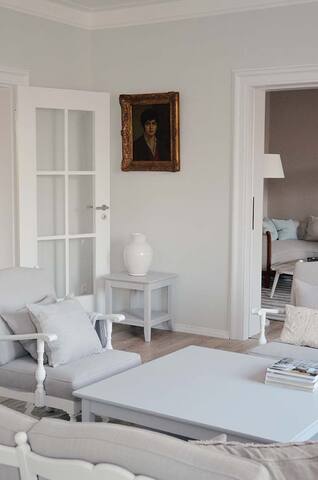 Beautiful Villa in Westend Berlin gallery image 3