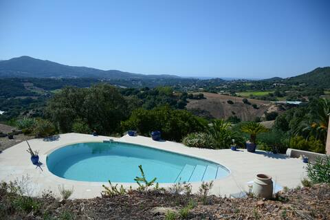 Bas de Villa T3 quiet, pool surrounded by maquis