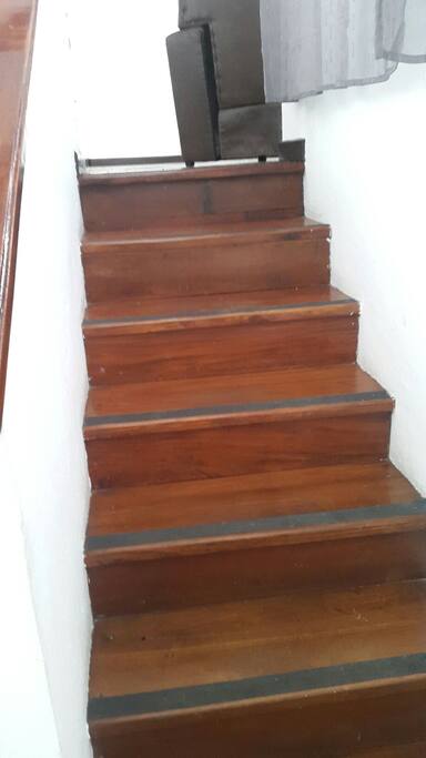 escaleras para la segunda planta