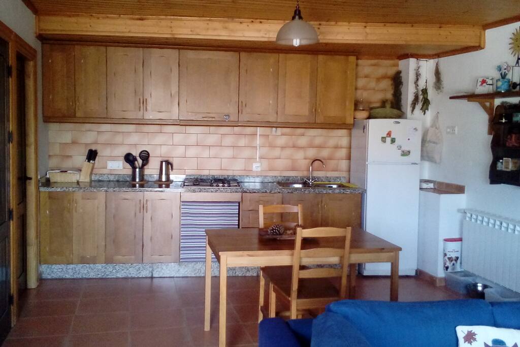 Acojedor salon comedor.