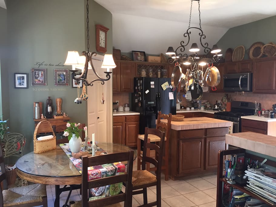 Gourmet kitchen