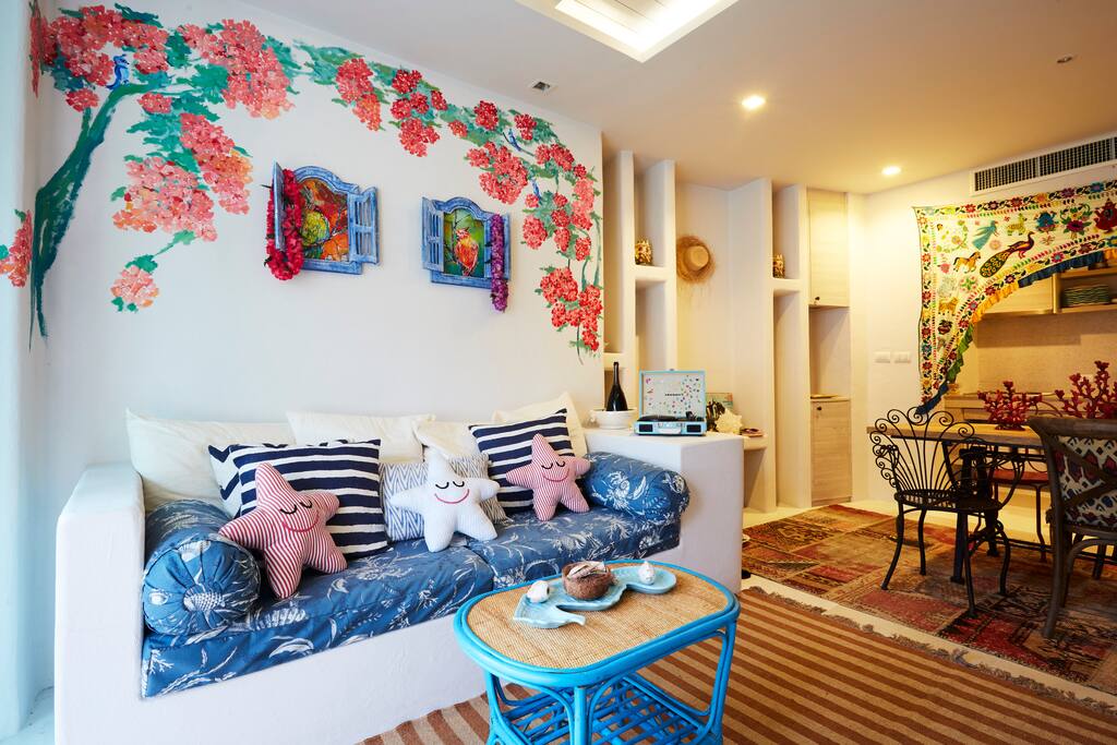 Relax at Lovebirds Lounge, and dine at Turtle's Kitchen