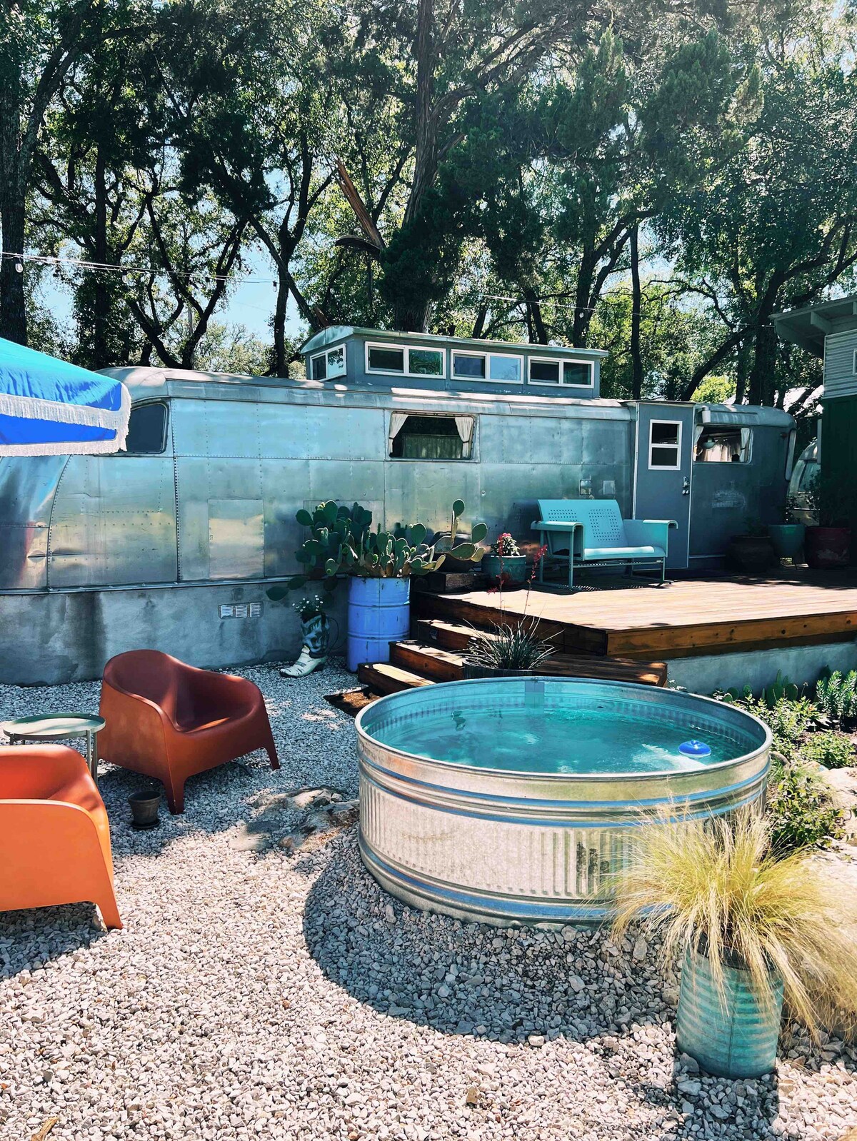 King Bed + 3 acres + private pool “VooDoo”